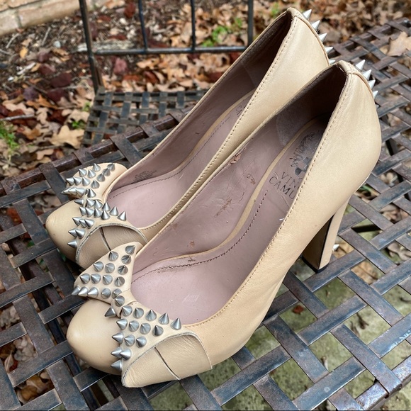 Vince Camuto Jamma Spiked Bow Studs Platform Nude - Picture 5 of 7